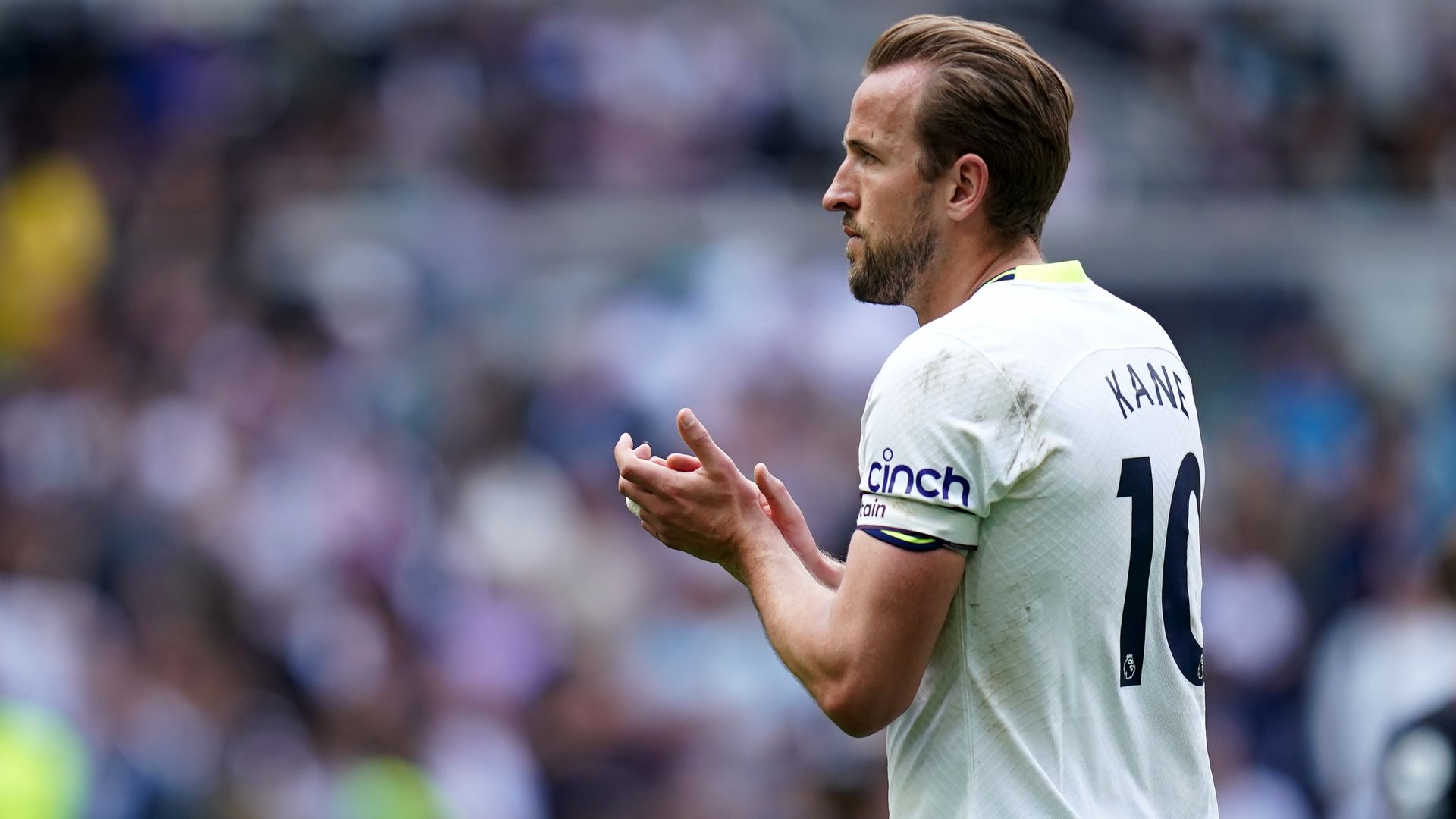 Postecoglou: Kane remains committed to Tottenham