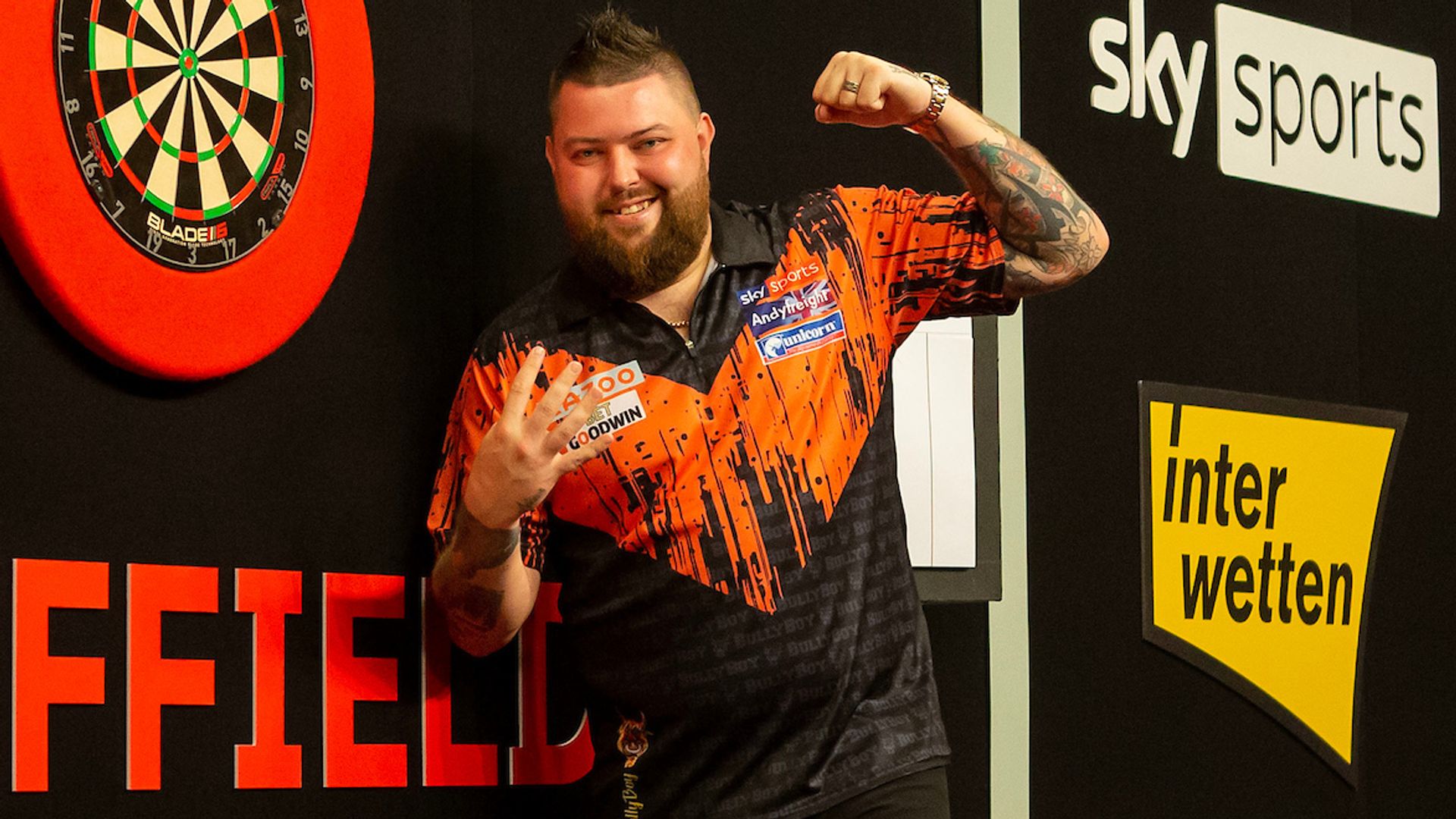 Smith shows his steel with Premier League Darts hat-trick in Sheffield
