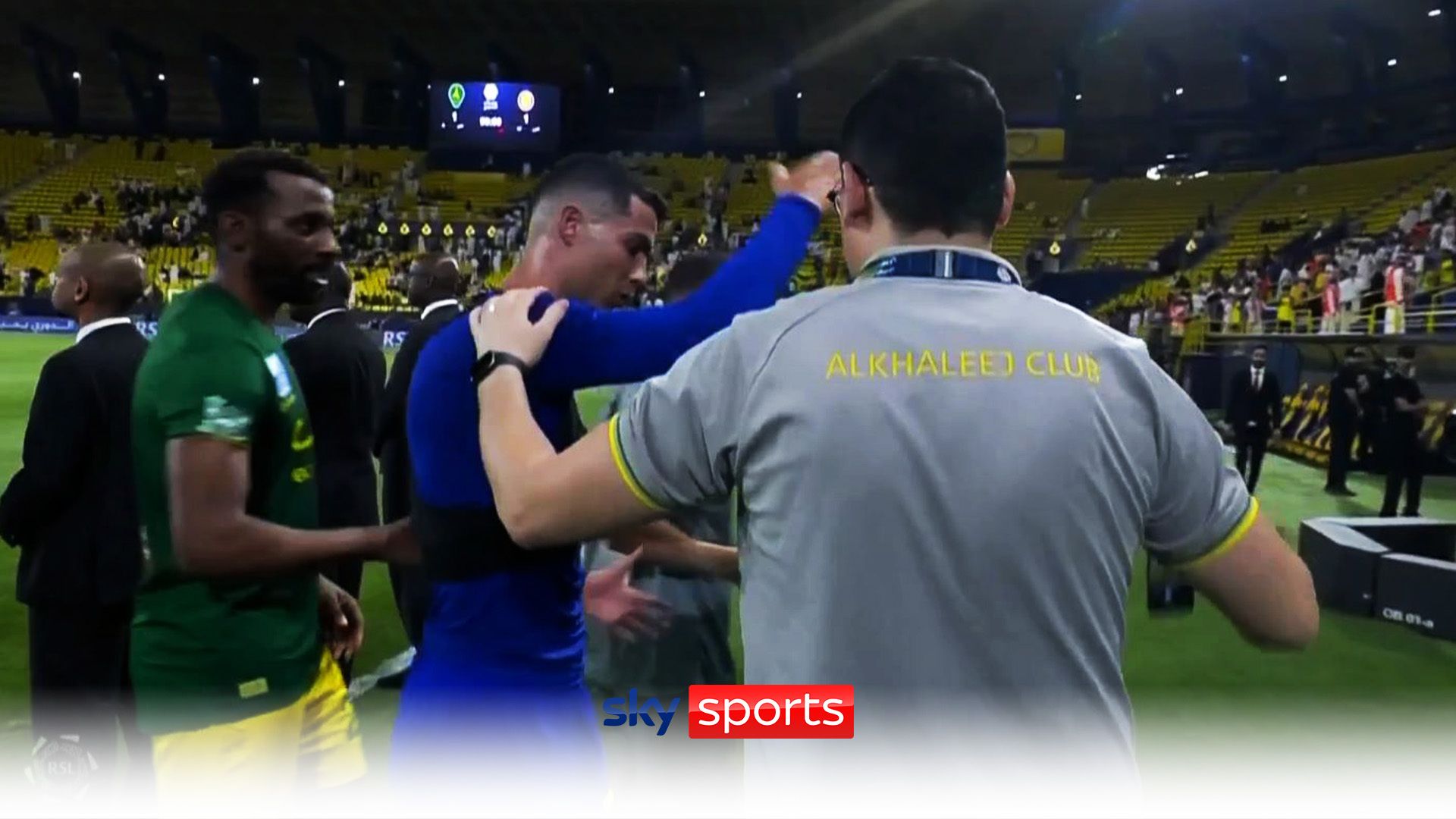Ronaldo refuses selfie with rival staff member!
