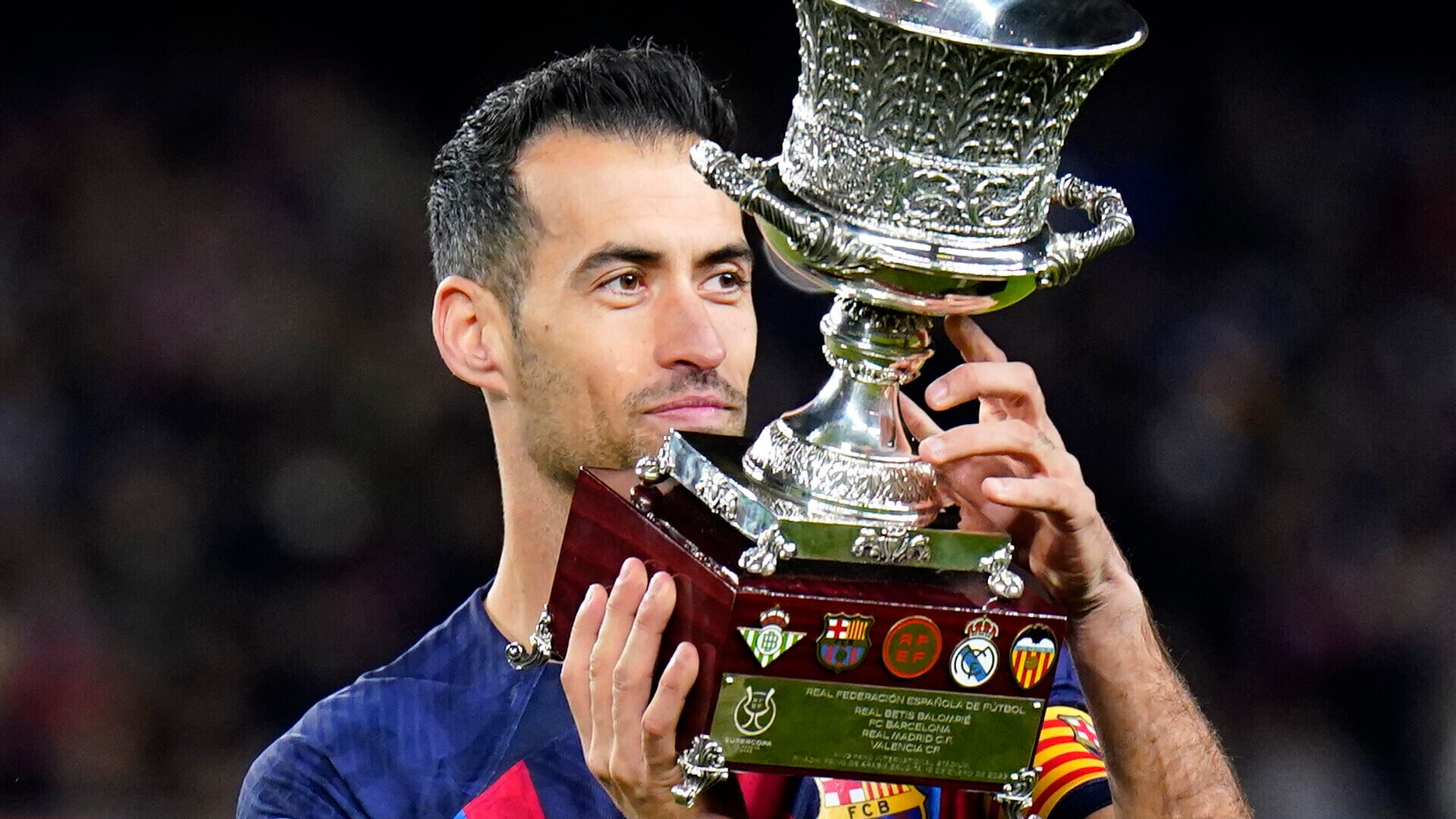 Busquets to leave Barcelona after 18 years