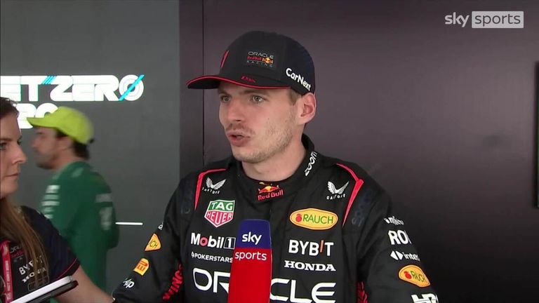 Max Verstappen dari Red Bull senang setelah mengamankan kemenangannya yang ke-39 di Grand Prix Monaco yang dilanda hujan