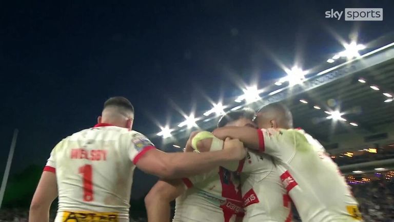 St Helens' Lewis Dodd knocked over this drop-goal to seal a dramatic golden-point win over Leeds Rhinos