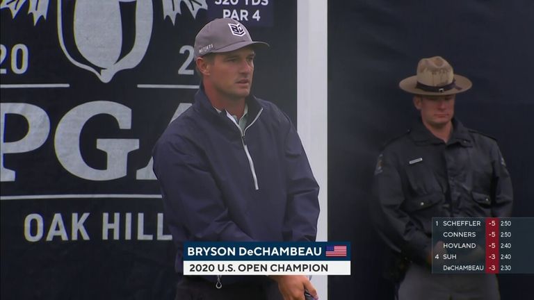 Bryson DeChambeau dicemooh ke tee pembuka ketika dia diumumkan ke kerumunan Oak Hill.