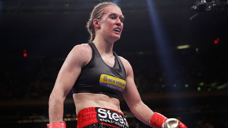 Delfine Persoon held the WBC female lightweight title from 2014 to June 2019