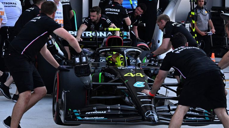 Lewis Hamilton suffered a Q2 exit at the Miami GP