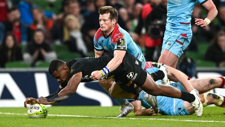 Wing Jiuta Wainiqolo hit back with a try just after Glasgow had broken through