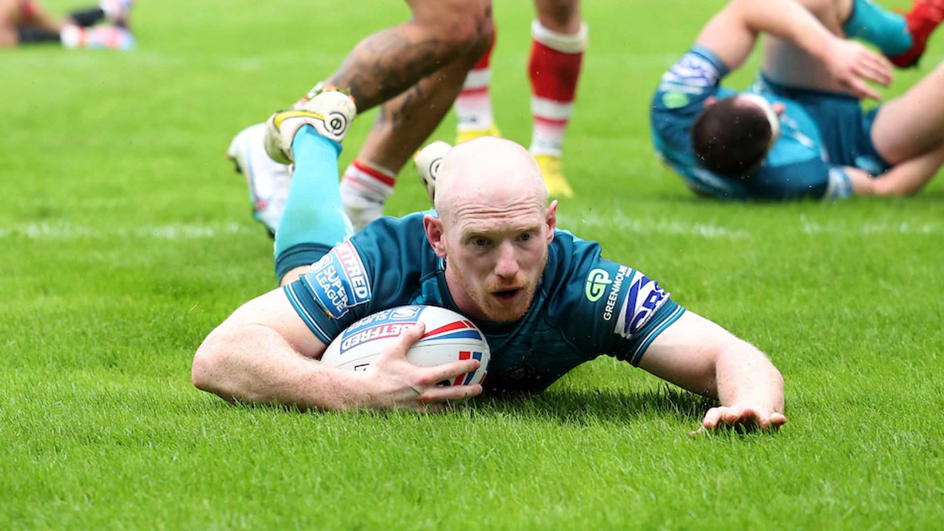 Farrell scores double as Wigan climb to third with victory over Salford