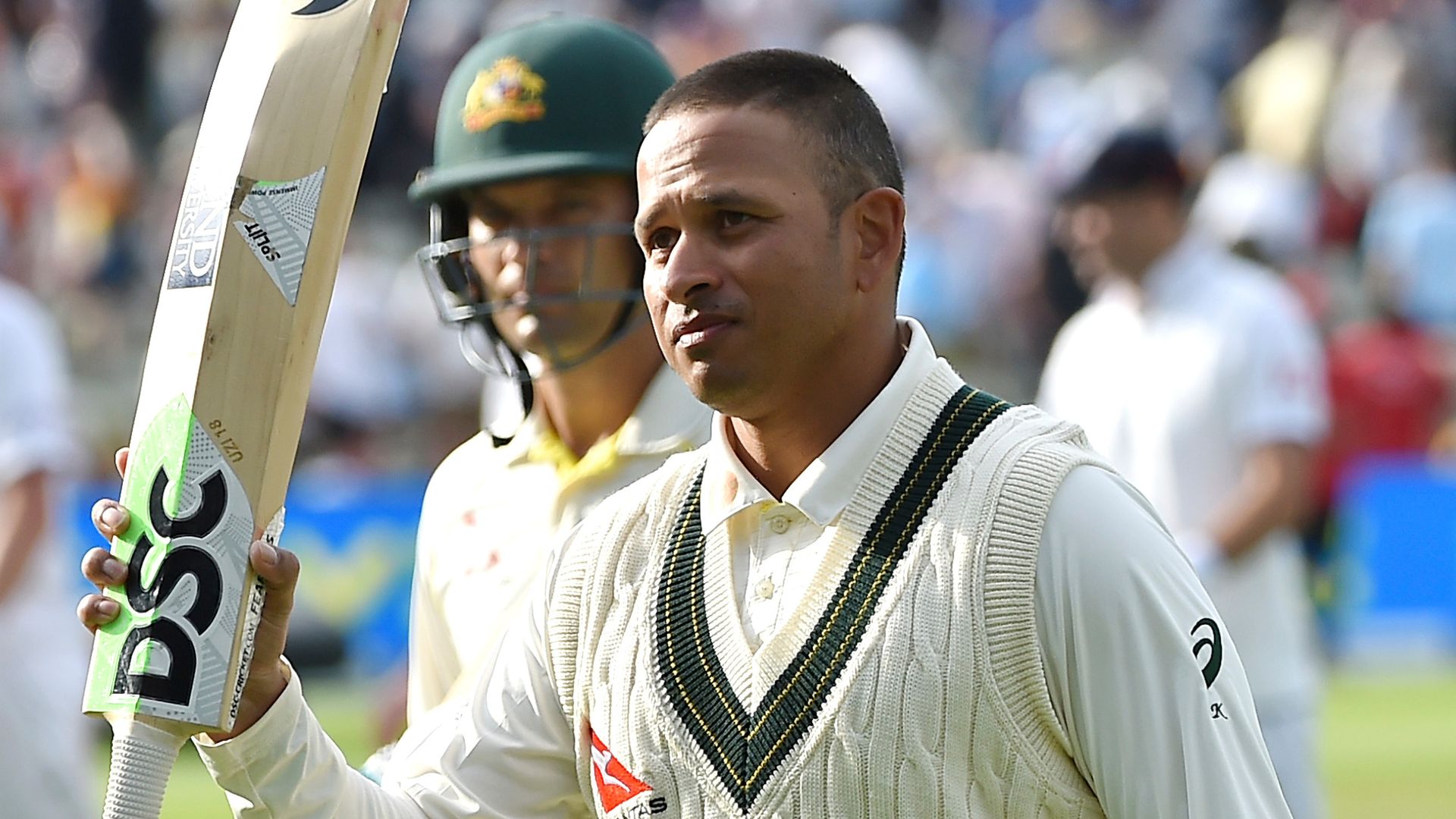 Khawaja anchors Australia fightback as England miss chances
