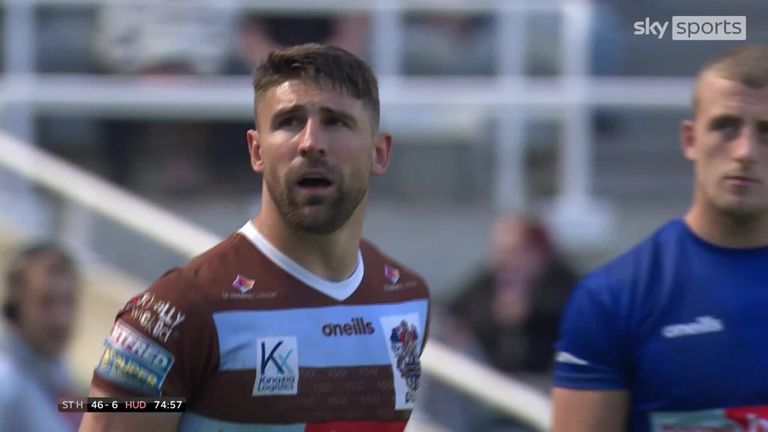St Helens' Tommy Makinson broke the record for the most points by an individual player at Magic Weekend with this conversion against Huddersfield.