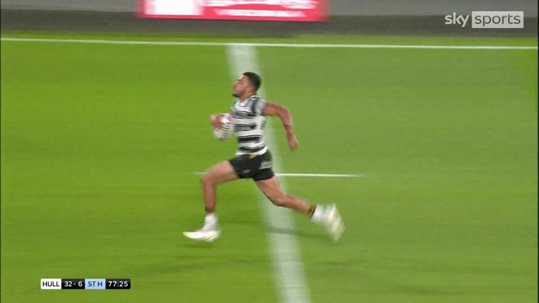 Darnell McIntosh ran the length of the field for a Hull try