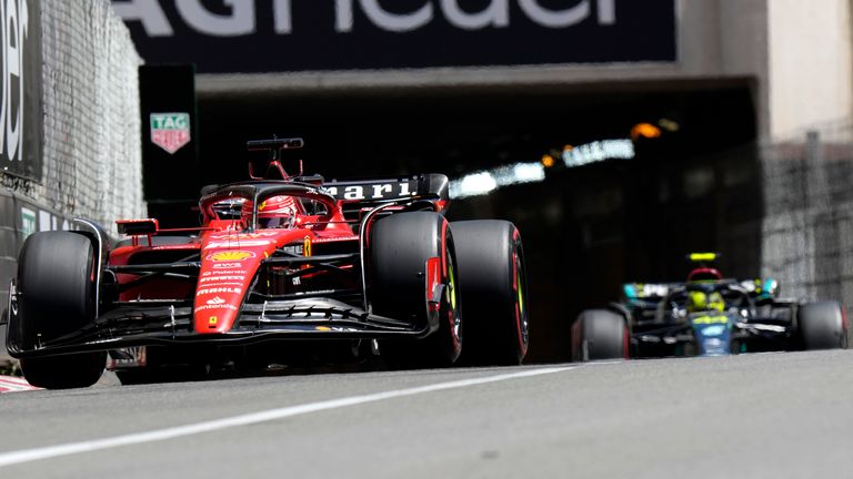 Charles Leclerc terminó detrás de los dos pilotos de Mercedes en el Gran Premio de Mónaco, mientras que Ferrari terminó en sexto y octavo lugar.