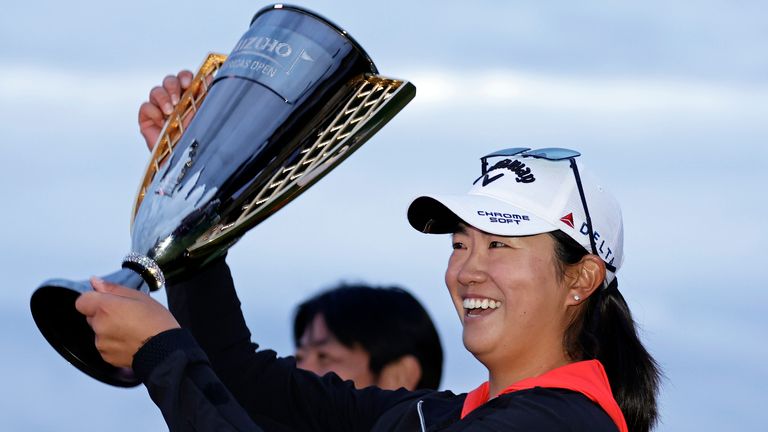 Zhang levanta el trofeo tras ganar el Mizuho Americas Open