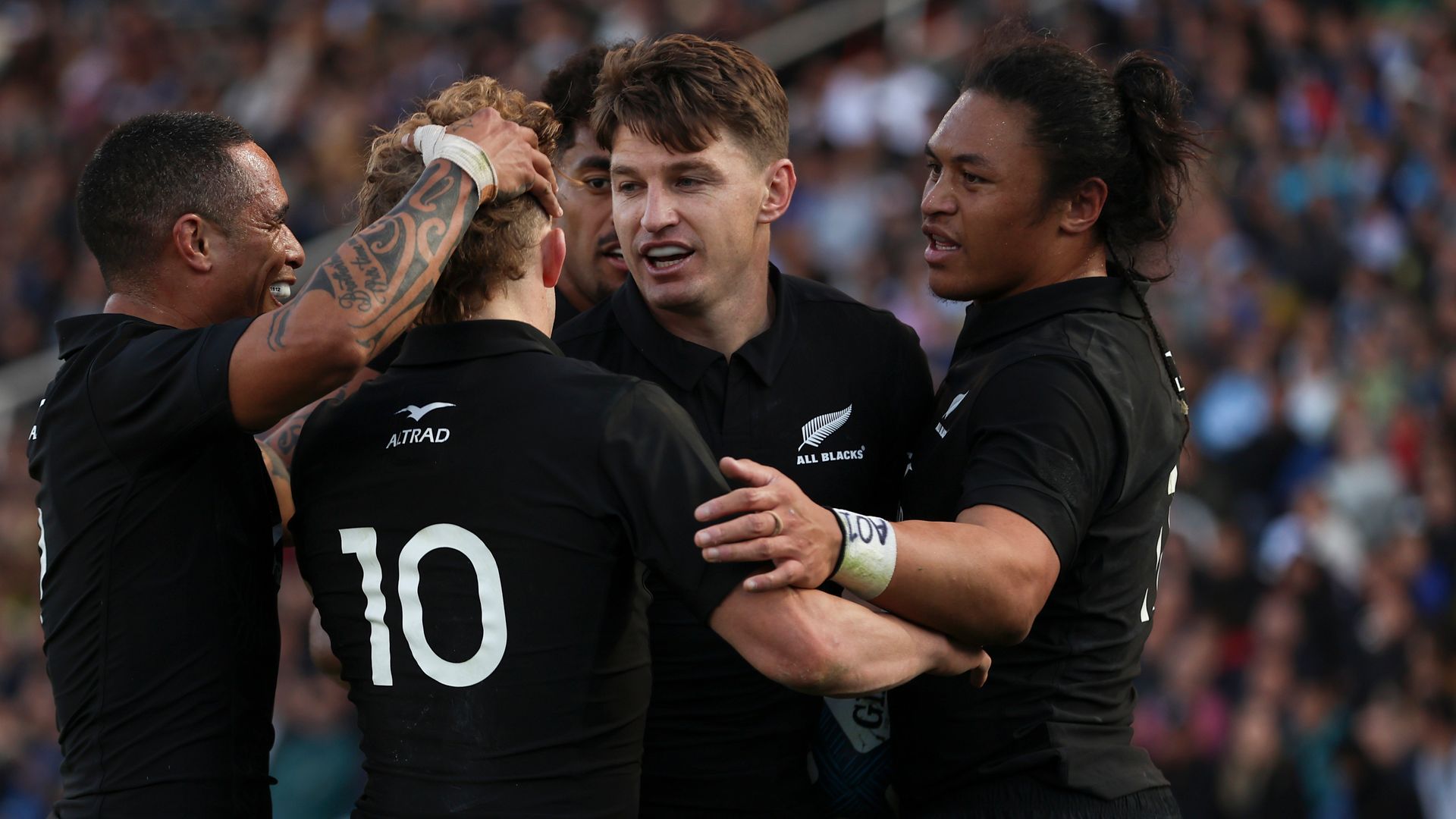 All Blacks thrash Pumas in Rugby Championship opener