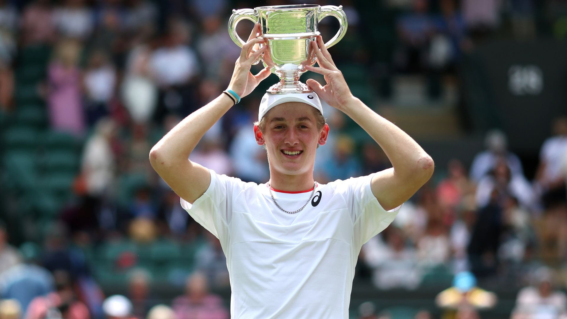 Searle becomes first Brit to win Wimbledon boys' singles in 61 years