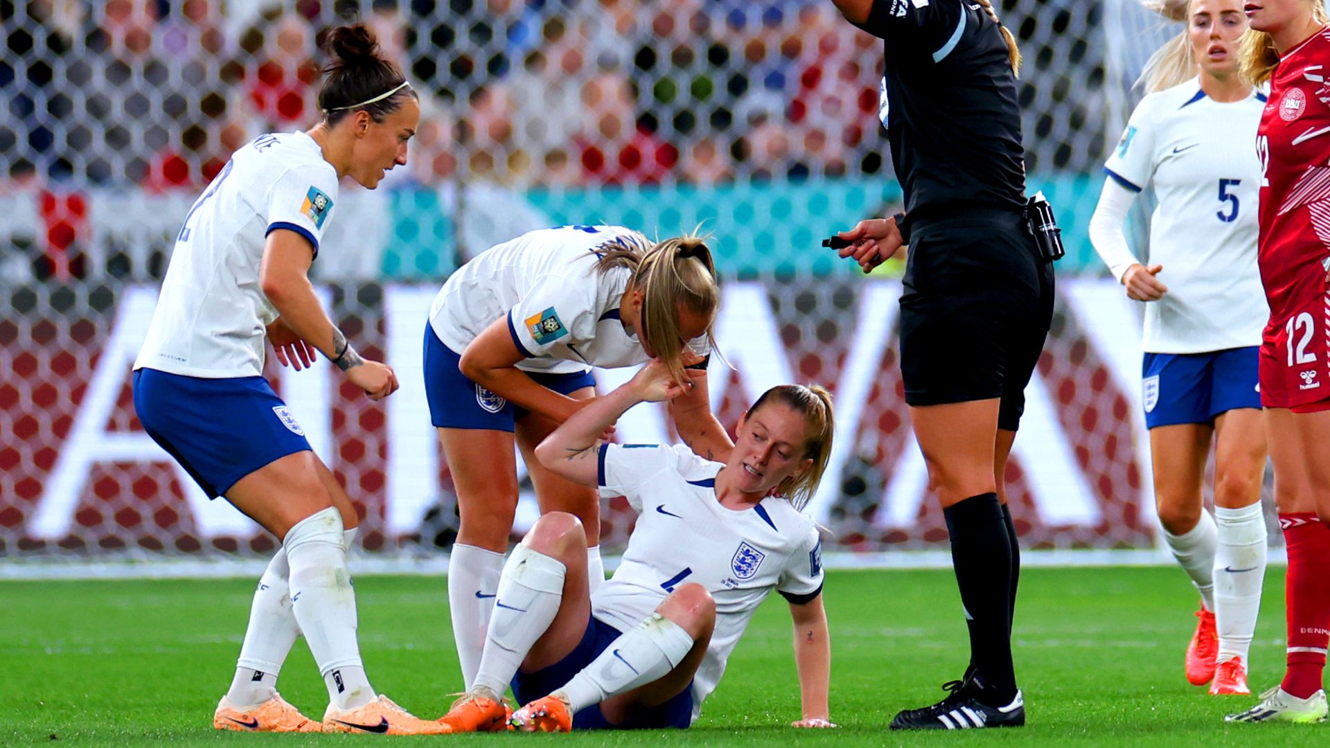 Walsh scan shows no ACL injury, midfielder stays with England squad at WWC