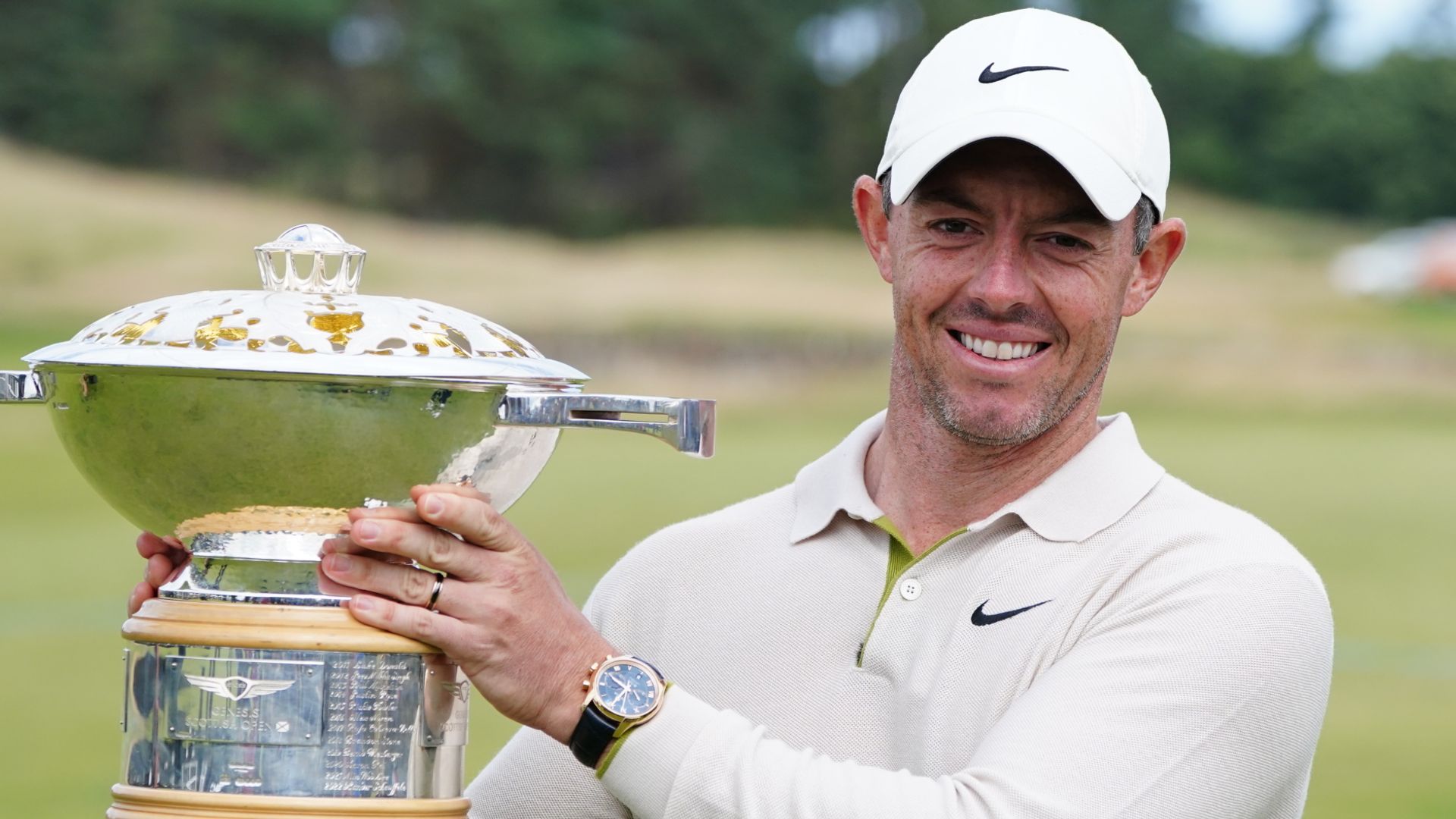 McIlroy birdies final two holes to pip MacIntyre in Scottish Open thriller