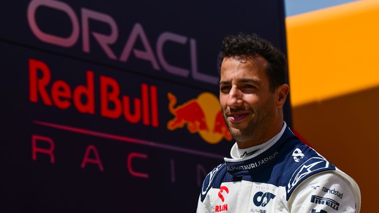 Red Bull patronu Christian Horner, Daniel Ricciardo'nun yeniden sporda olduğunu görmenin harika olduğunu ve 2025'te Red Bull koltuğu için hak talebinde bulunmasını beklediğini söyledi.