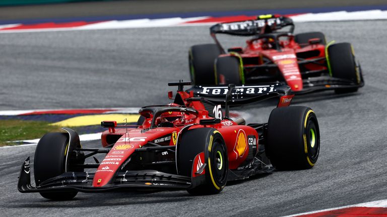 Charles Leclerc y Carlos Sainz estuvieron cara a cara durante las primeras partes del GP de Austria