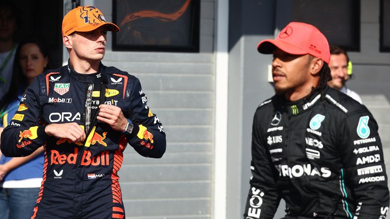 Lewis Hamilton dan Max Verstappen akan berbagi barisan depan di GP Hungaria