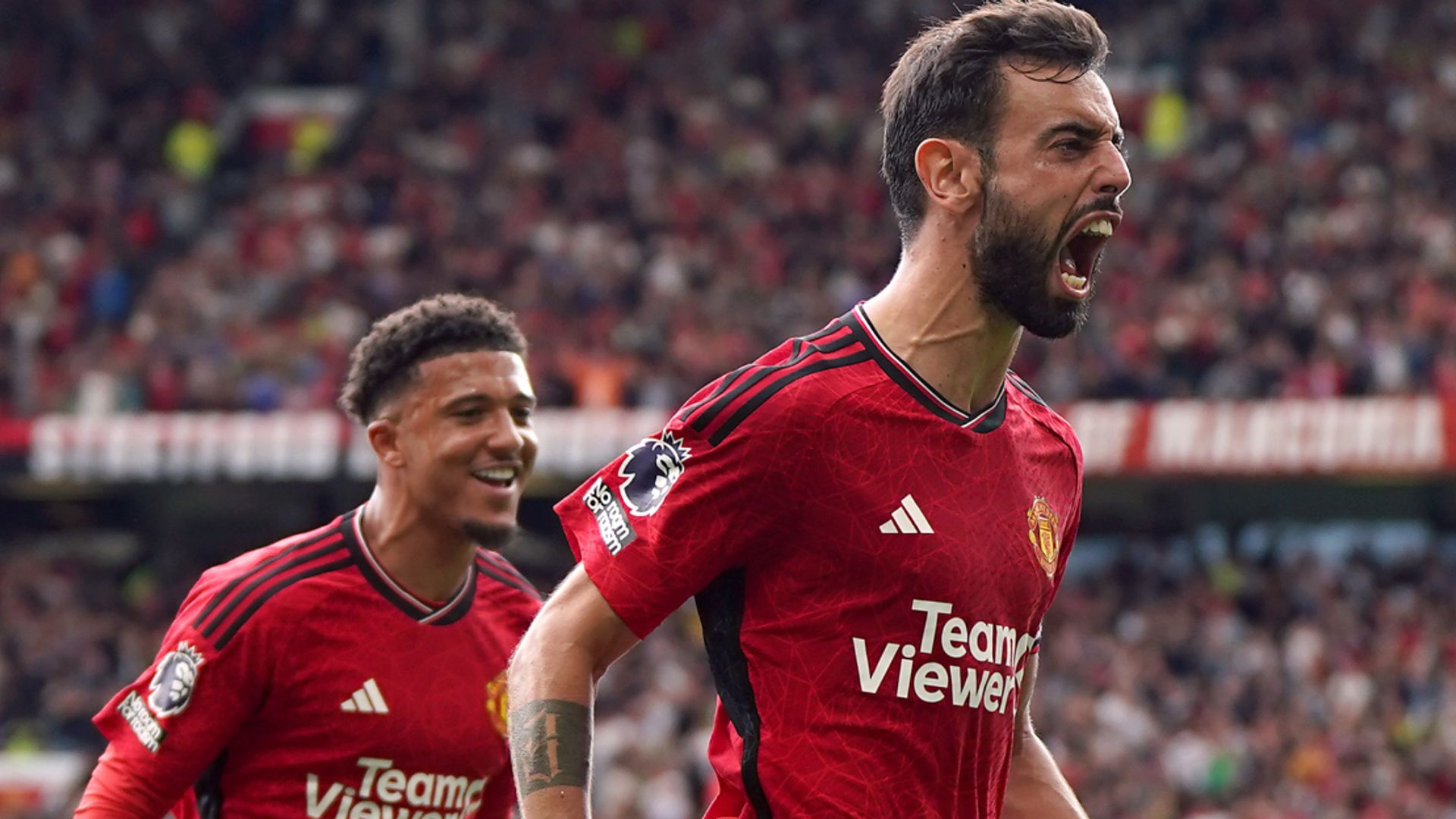 Man Utd come from two down to beat 10-player Forest
