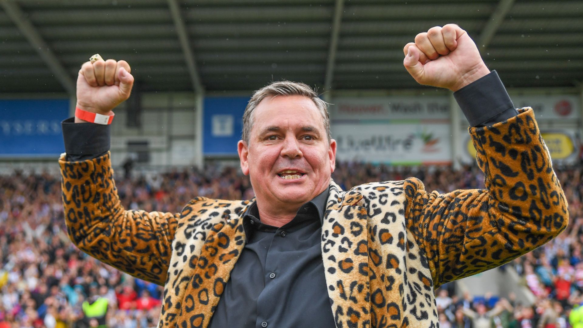 LISTEN: 'I want to see more John Asiatas' - Leigh owner Beaumont on The Bench