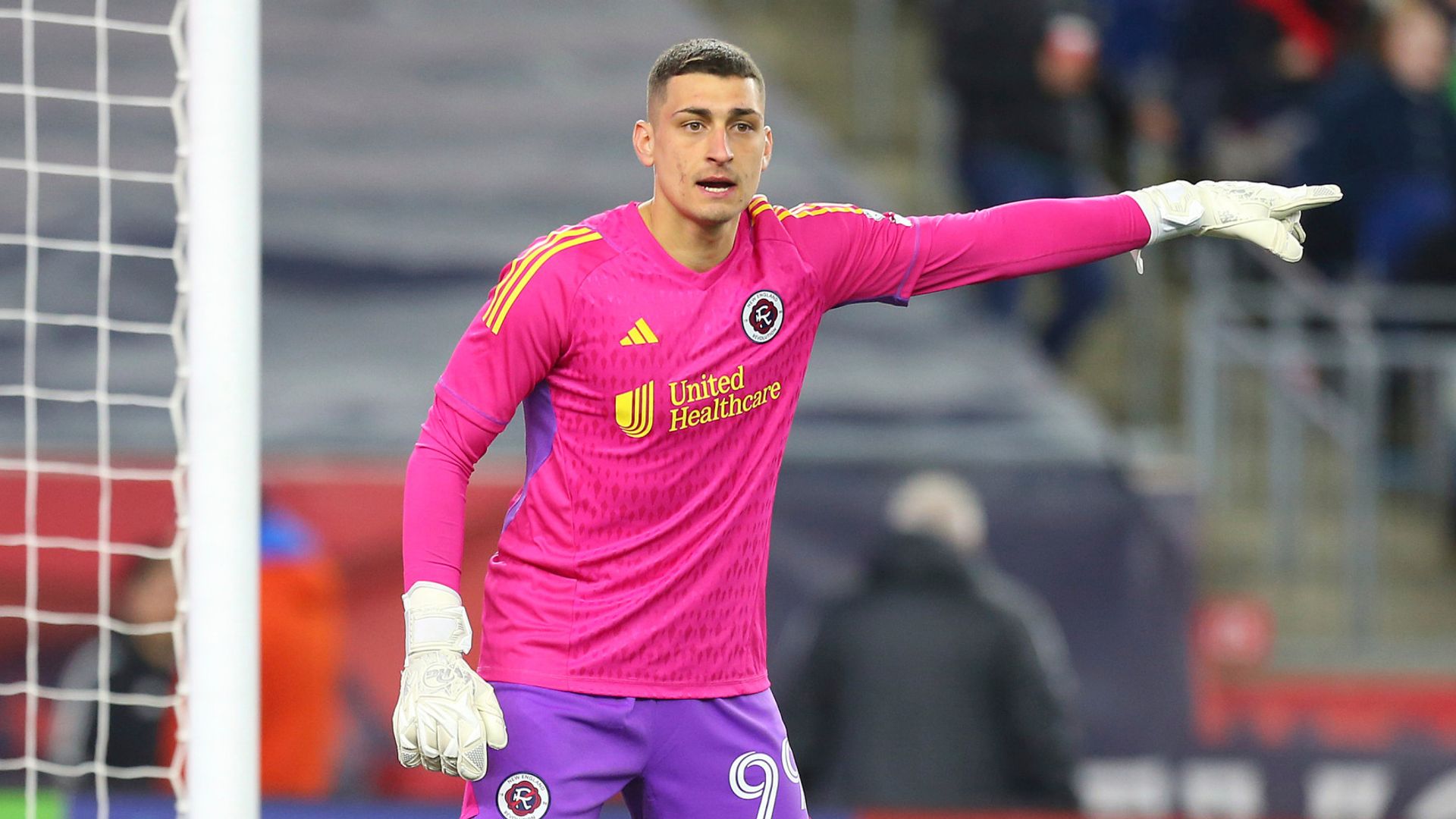 Chelsea complete £14m deal for Serbia goalkeeper Petrovic