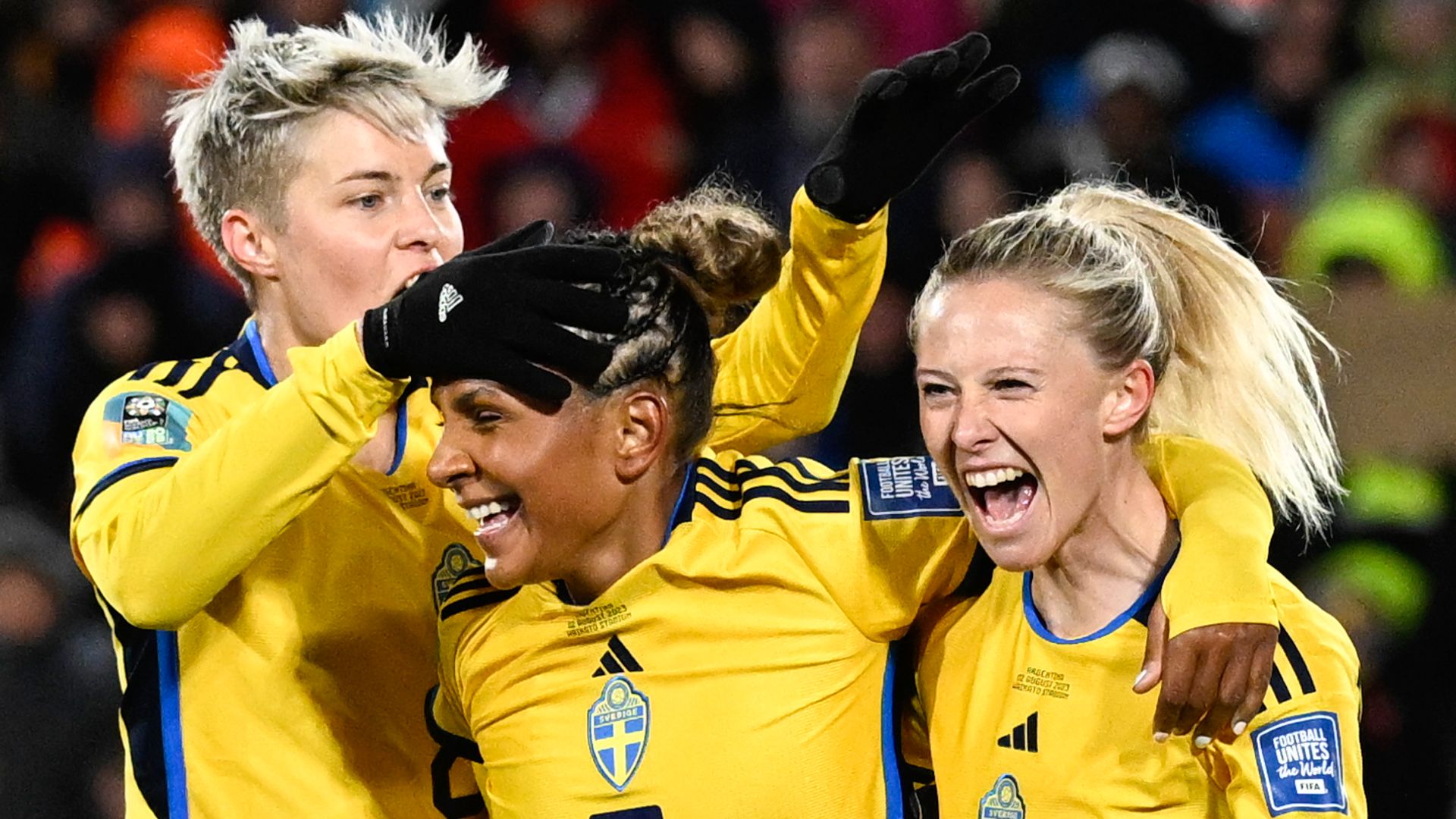 Sweden beat Argentina to qualify as Group F winners