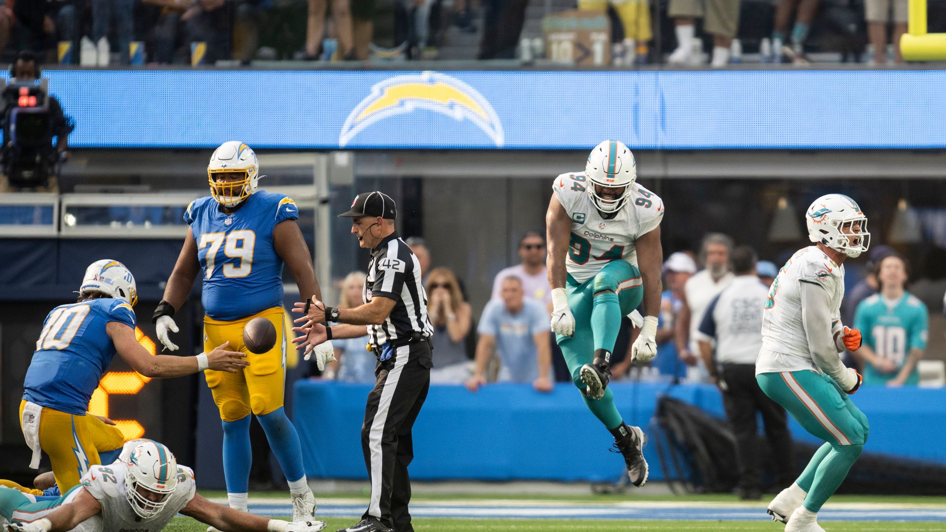 Tua dazzles as Dolphins edge Chargers in thriller | NFL highlights