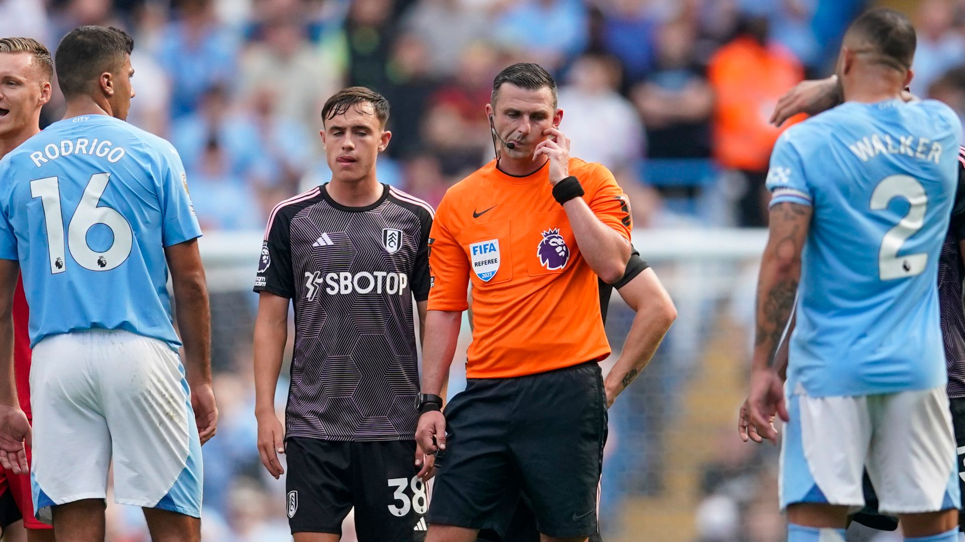 Silva laments 'huge VAR mistake' | Dean: 'It's 1,000 per cent offside'