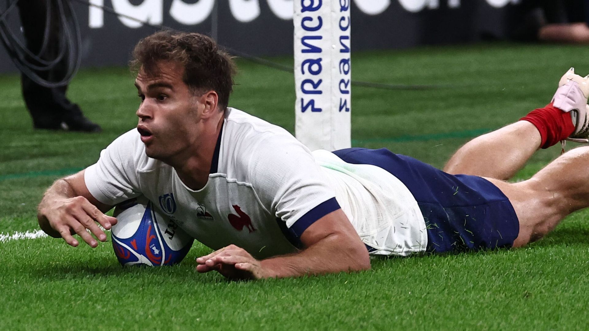 Penaud strikes as France fight back to claim opening RWC win vs NZ