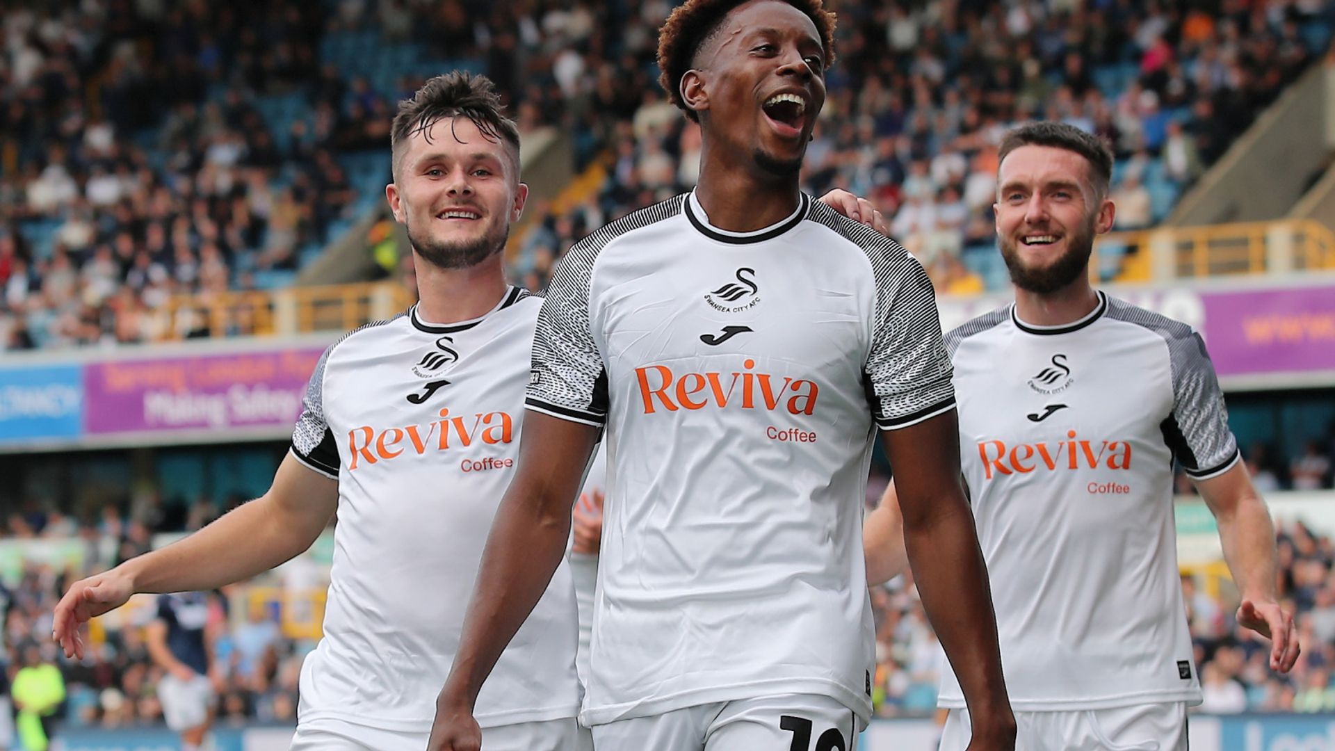 Swansea cruise to win at Millwall
