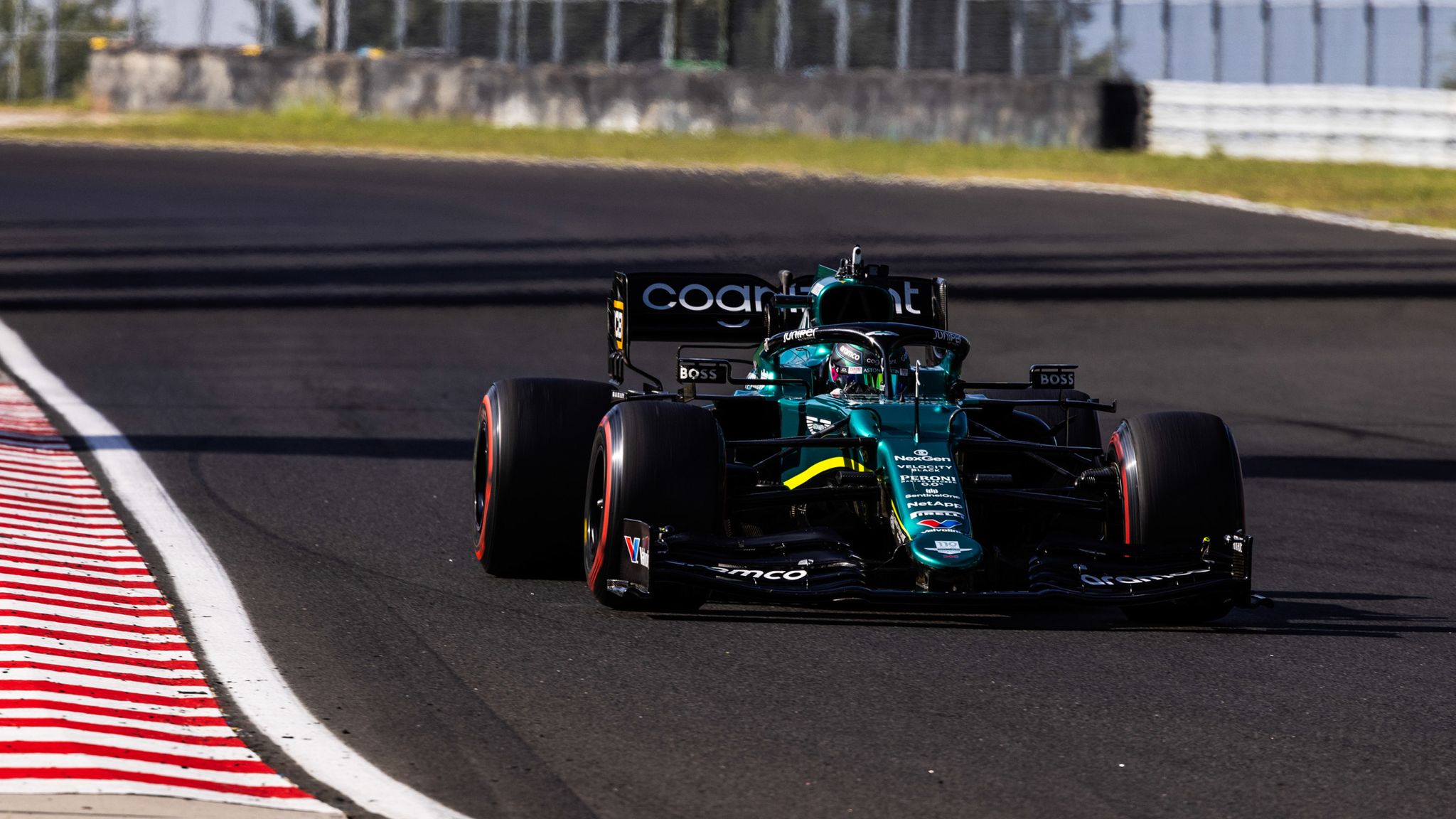 Jessica Hawkins becomes first female F1 test driver in five years