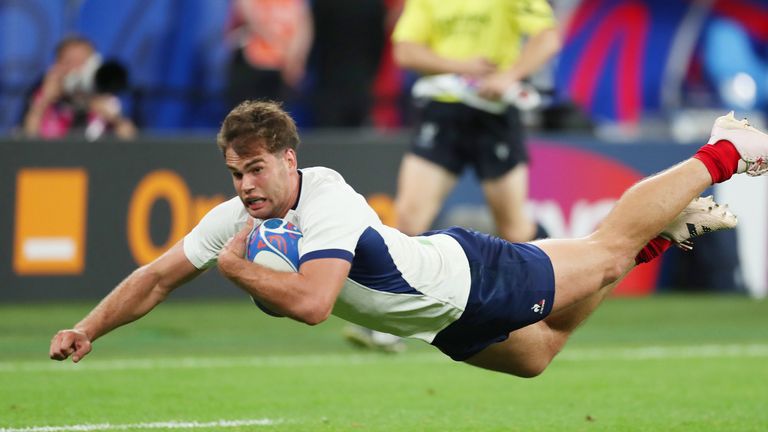 Penaud's try came after a period of France dominance at 13-9 behind 
