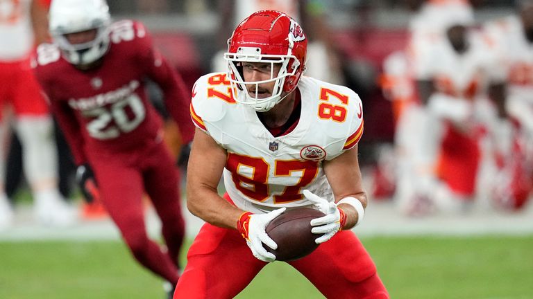 Kelce hyperextended his knee in his team's last training session