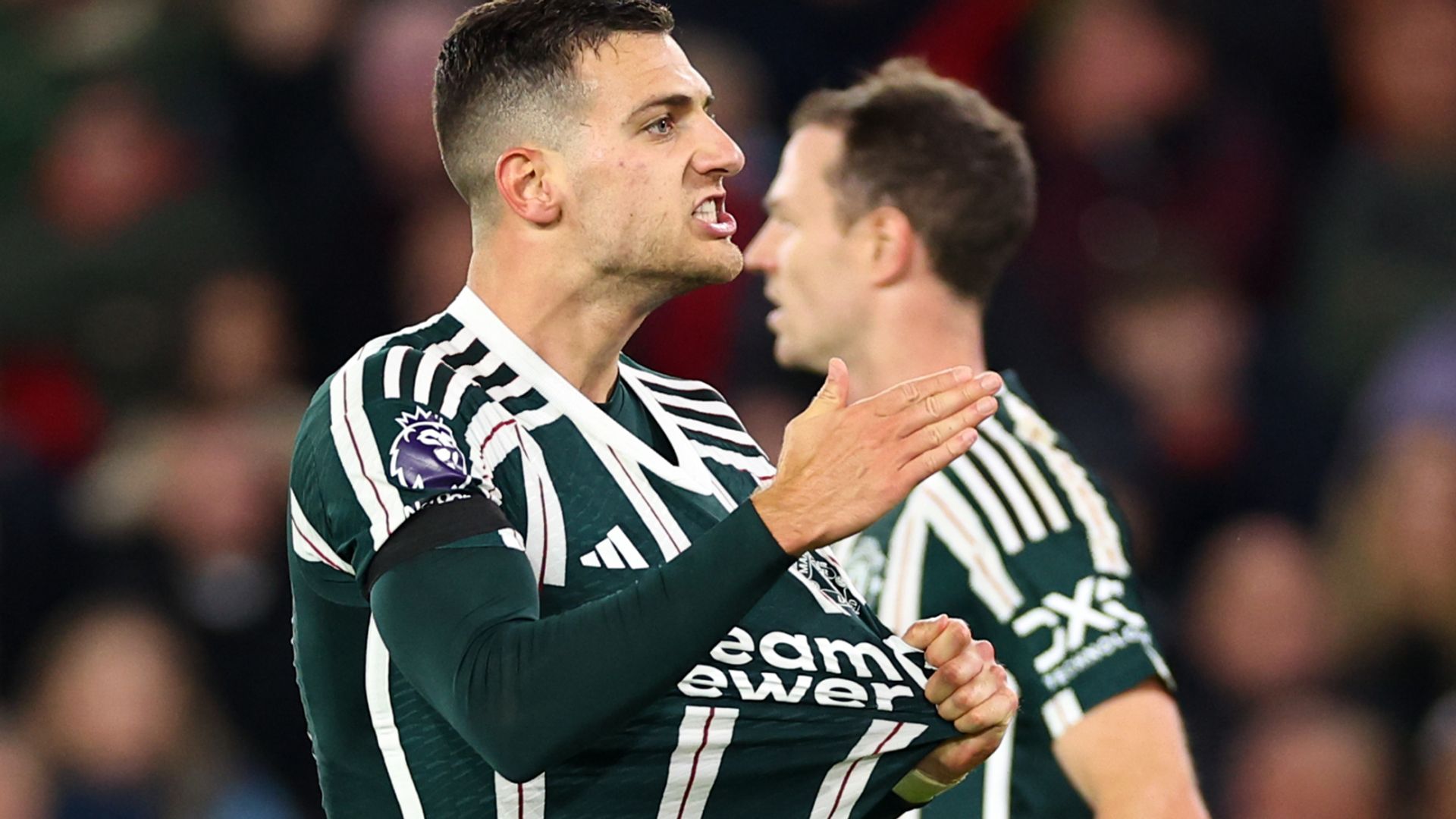 Dalot stunner earns Man Utd win as Sheff Utd stay bottom