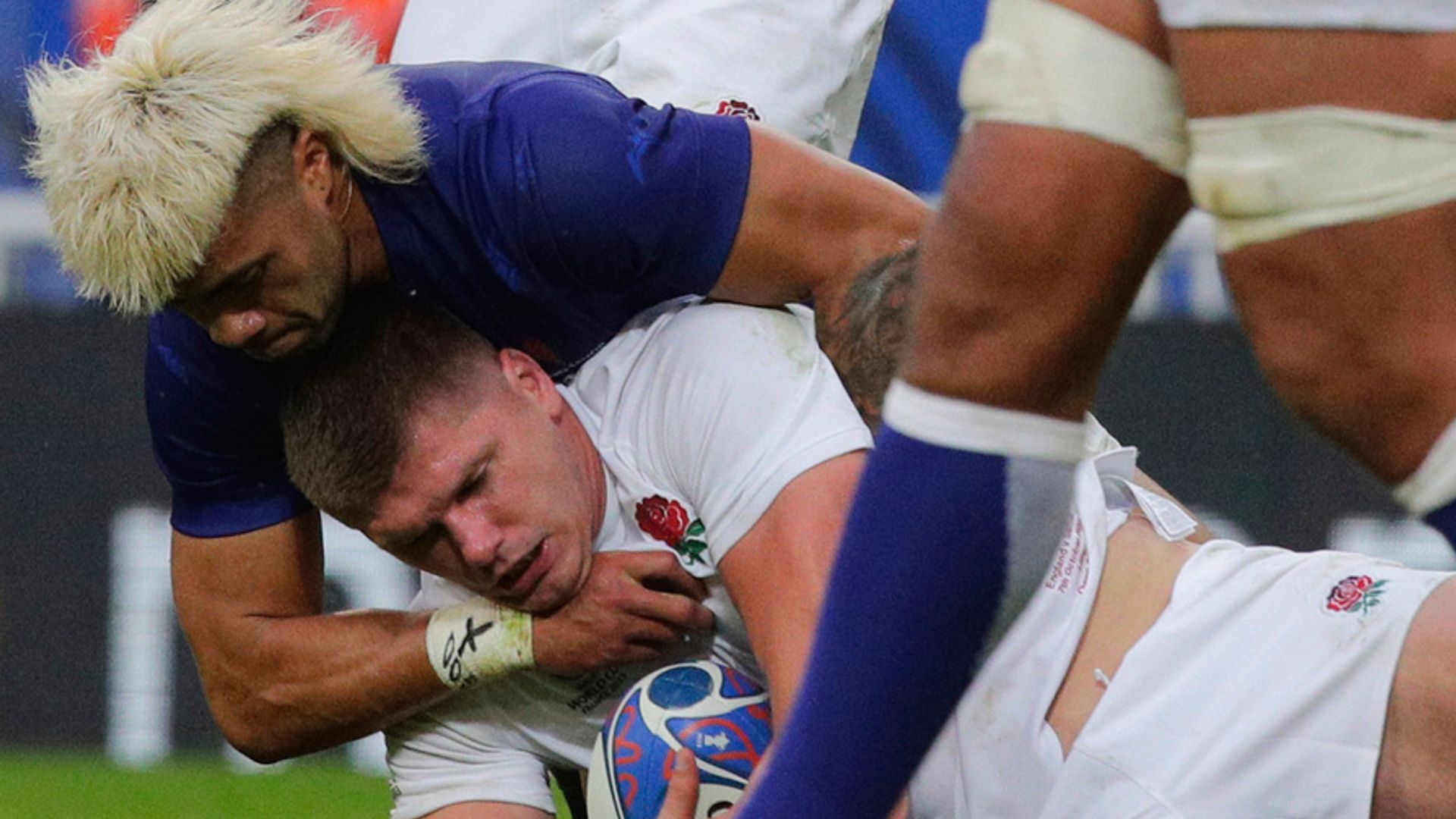 England edge out Samoa in World Cup after late Care try