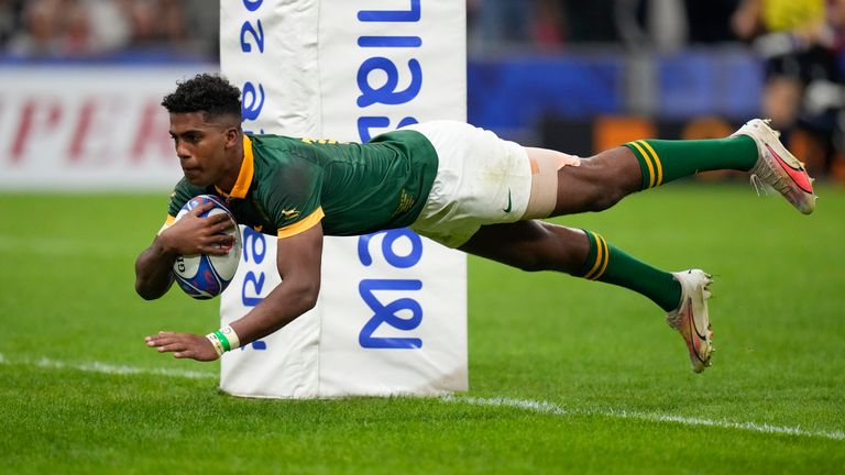 Canan Moodie darted under the posts during South Africa's victory against Tonga in Marseille