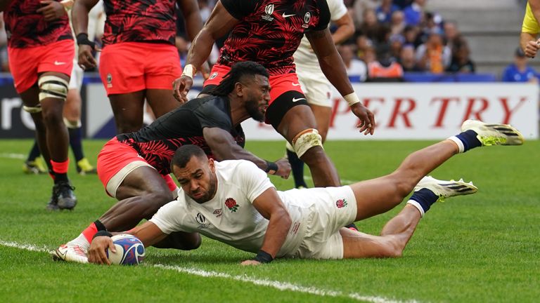 Marchant dives in to score England's second try
