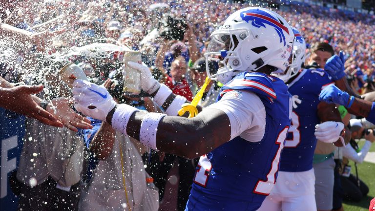 Diggs celebrates in Stone Cold style with the Bills fans 