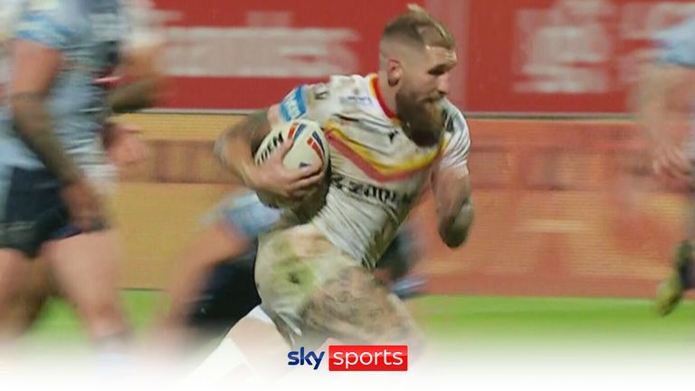 Sam Tomkins sends the Catalans Dragons to the Super League Grand Final with this last minute try! 