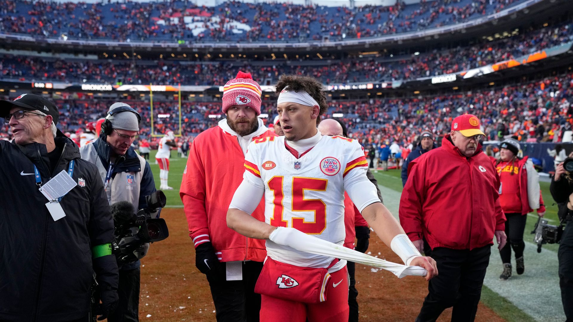 Inside the Huddle: Is it time to change the Chiefs' offense?