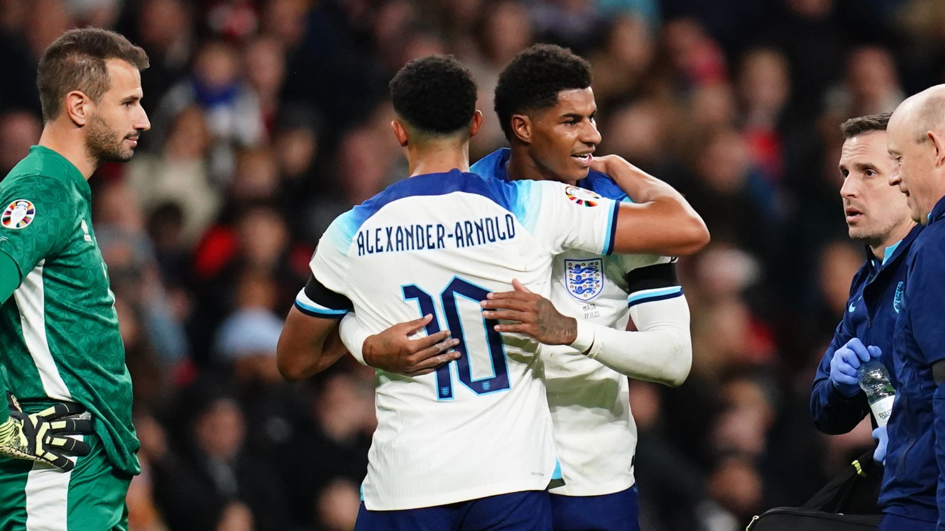 England talking points: Rashford finds no escape from club struggles