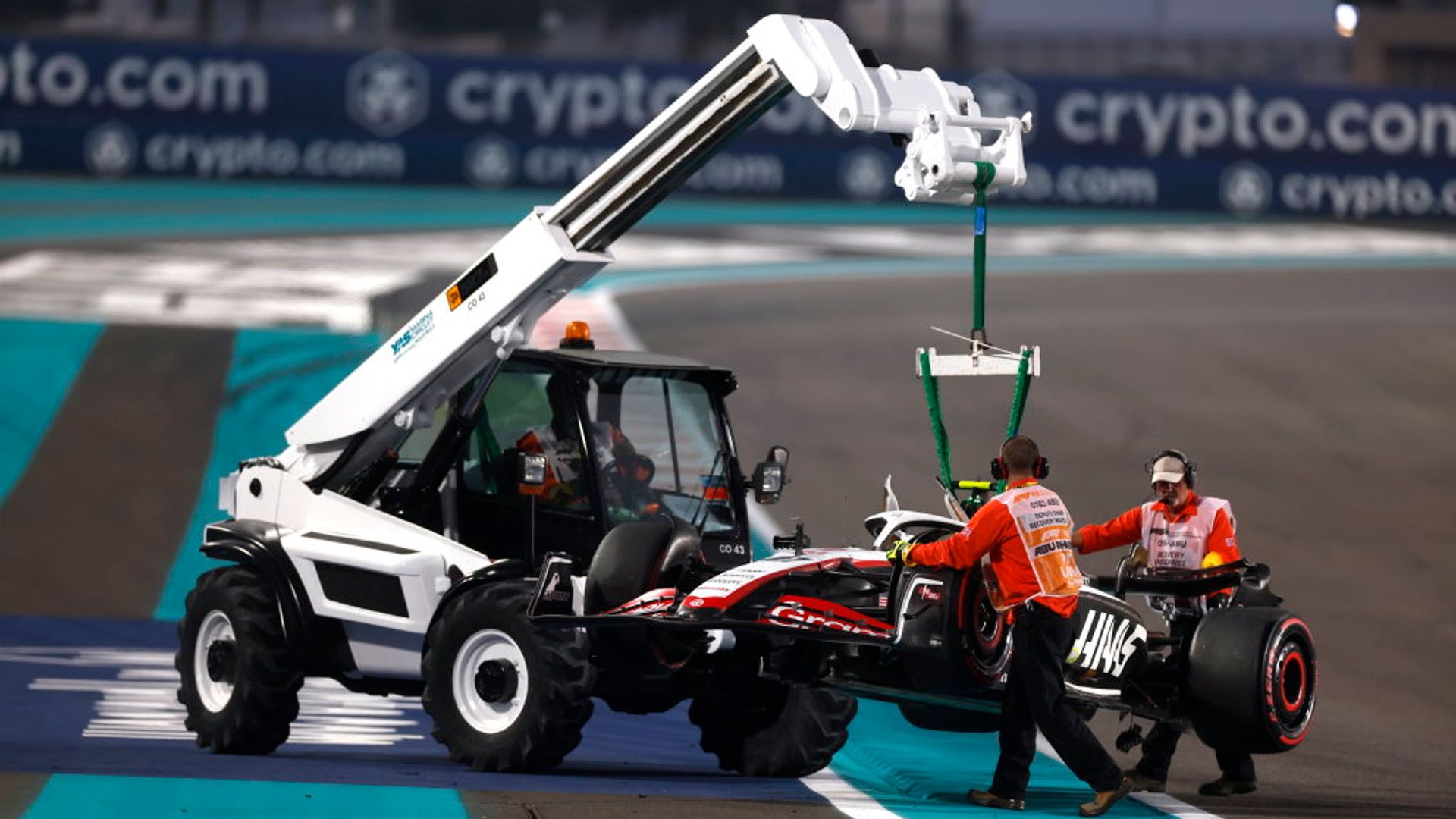 Abu Dhabi GP: Hulkenberg, Sainz disrupt Practice Two with crashes - recap