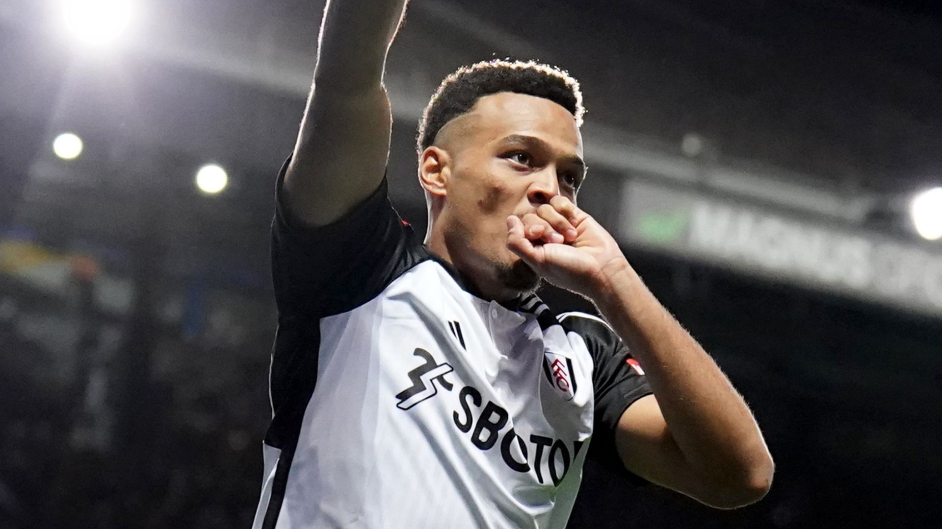 Fulham brush past high-flying Ipswich