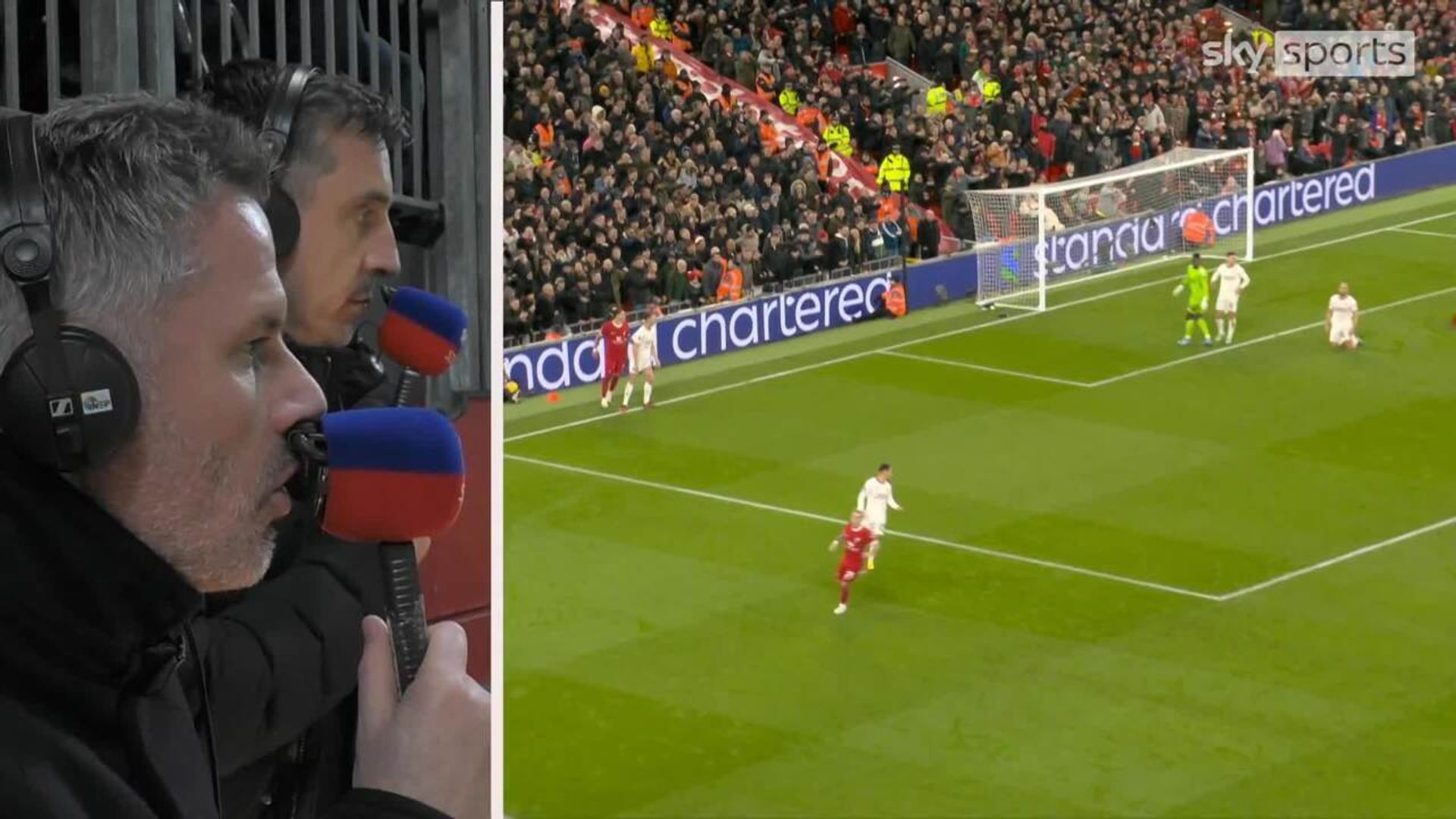 What's Nunez stopped for? | Carra bemused by Liverpool forward!