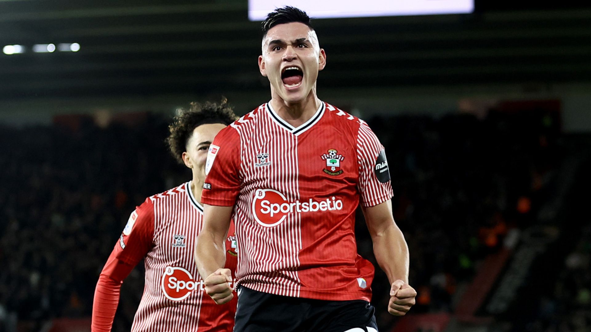 Southampton beat Plymouth to maintain promotion charge