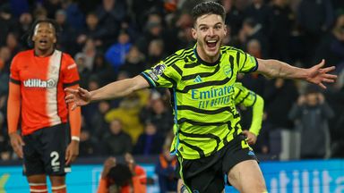 Arsenal's Declan Rice celebrates after scoring a late winner at Luton