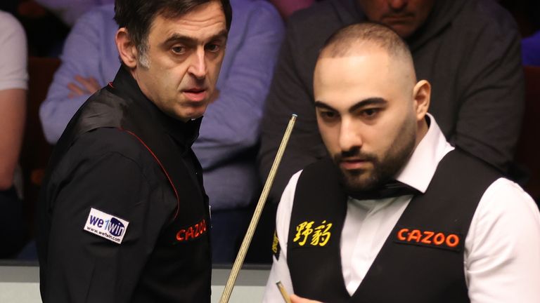 Hossein Vafaei will face Ronnie O'Sullivan in Saturday's UK Snooker Championship semi-finals