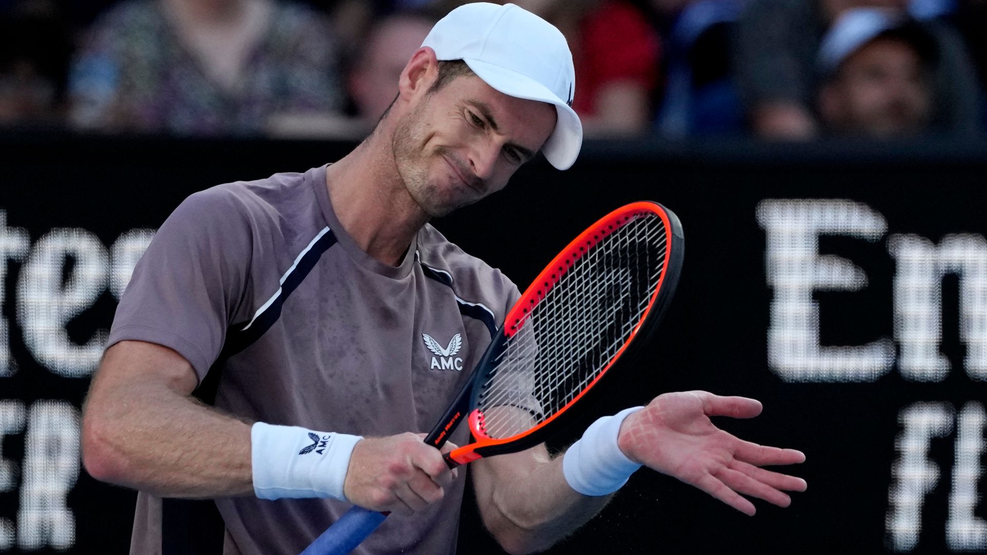 Frustrated Murray loses to Machac in Marseille