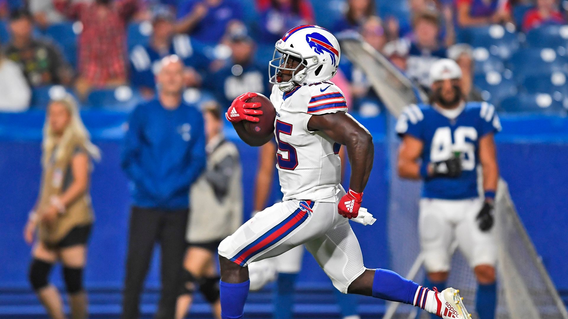 Rees-Zammit take note - Rugby to NFL can work! Wade's 65-yard TD on debut!